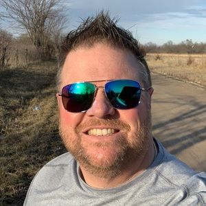 Meet your Posher, Troy